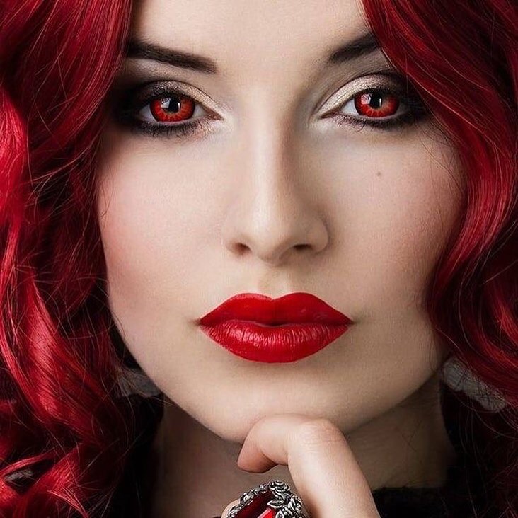 Lentes de contacto para halloween rojo - Imagen 2