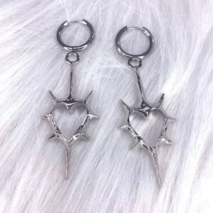 Aretes heart spikes