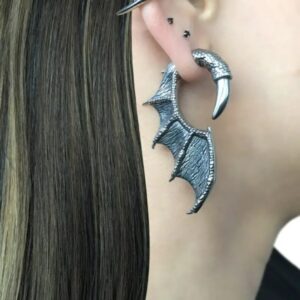 Aretes demon wings