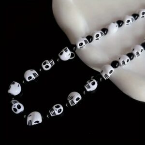Collar skulls